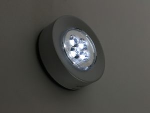 MIT LED-LEUCHTEN ENERGIE SPAREN